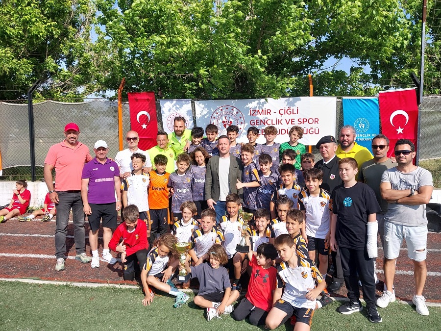 Çiğli'de Renkli 23 Nisan Futbol Şenliği Sona Erdi
