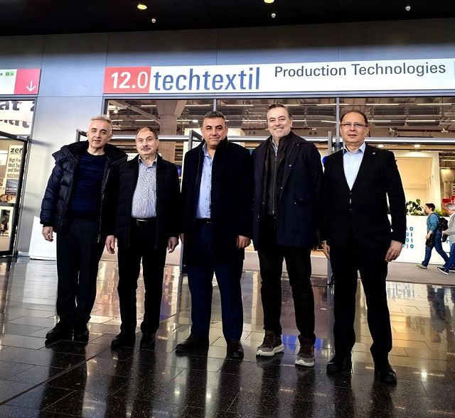 Türk Tekstil Heyeti, Almanya'da Techtextil Fuarı'nda Yenilikçi Teknolojileri İnceledi