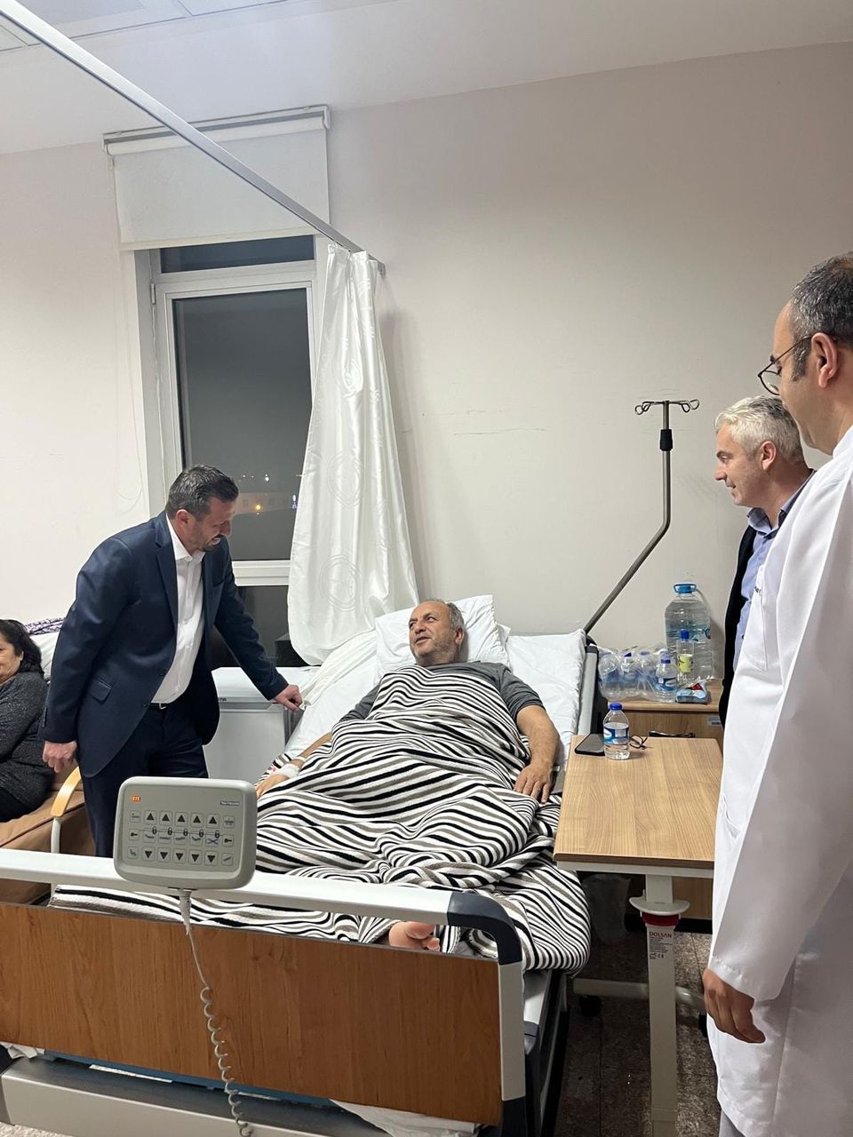  Eski Belediye Başkanı Yunus Bozbey'e Hastanede Moral Ziyareti 