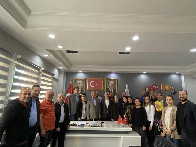 Balıkesir'de AK Parti Milletvekili İsmail Ok'tan İlçe Teşkilatlarına Ziyaret