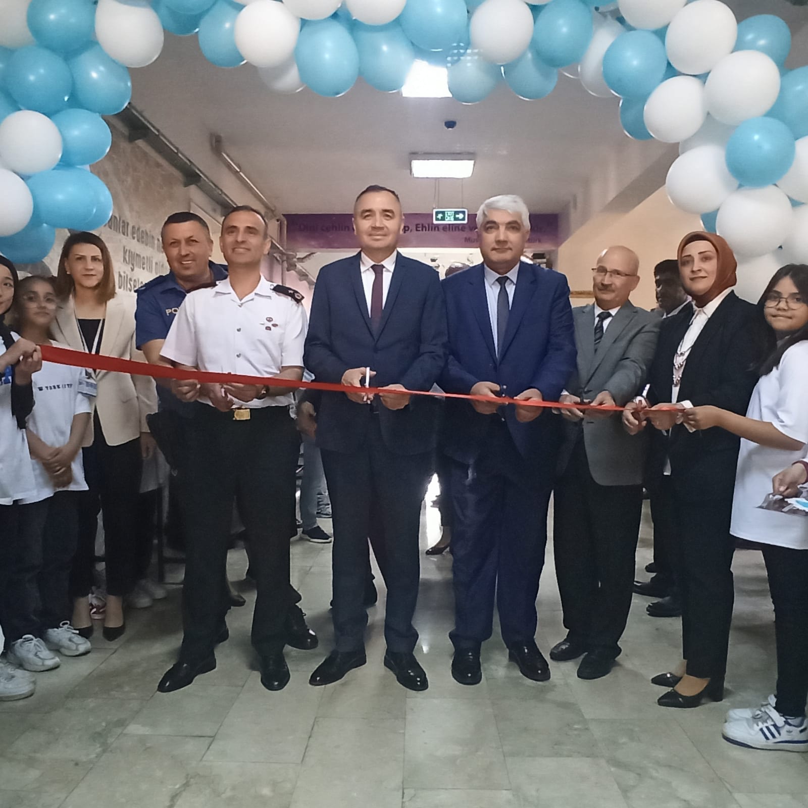 İzmir'de Robotik Kodlama ve TÜBİTAK Projeleri Fuarının Açılışı Yapıldı