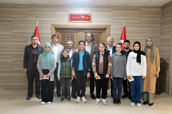Demirci'de Ortaokullar Arası Bilgi ve Şiir Yarışması Büyük İlgi Gördü