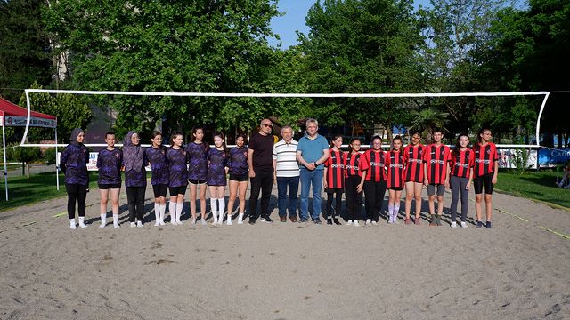 Plaj Voleybolu Turnuvası, 19 Mayıs Coşkusuyla Başladı