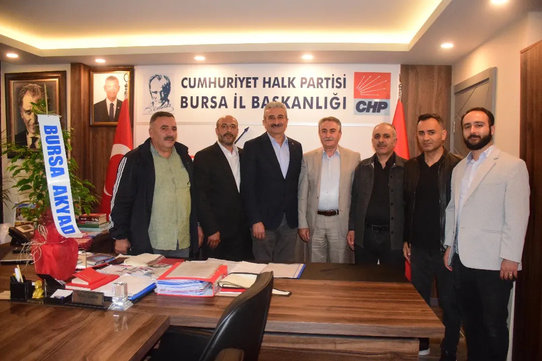 Bursa'da Kültürel İşbirliği Adımı: Dernek Başkanı ve Yöneticilerinden Siyasi Parti İl Başkanına Ziyaret