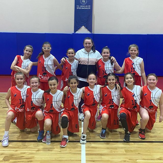 Mustafakemalpaşa U10 Kız Basketbol Takımı Play-Off'a Fırtına Gibi Giriş Yaptı