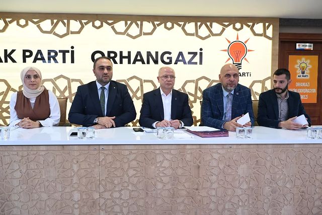 AK Parti İlçe Toplantısında Yerel Sorunlara Çözüm Arayışı