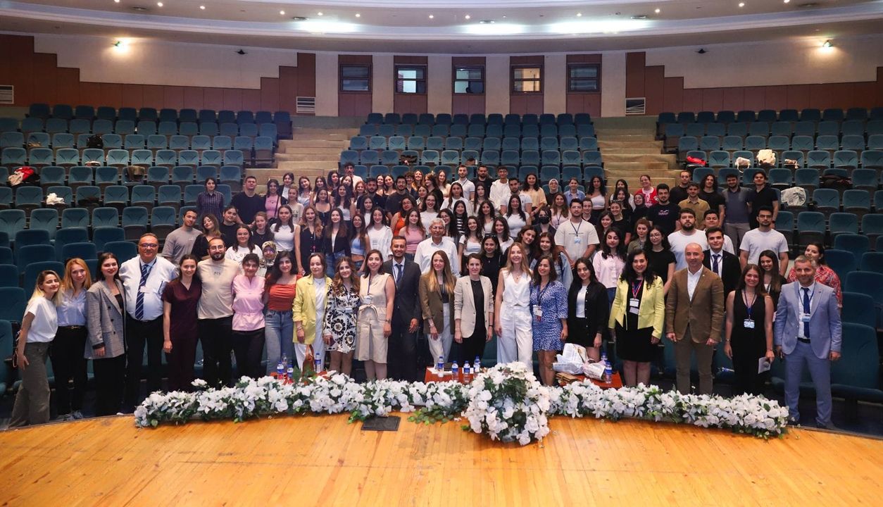 Dokuz Eylül Üniversitesi Öğrenci Kongresi Başarıyla Tamamlandı