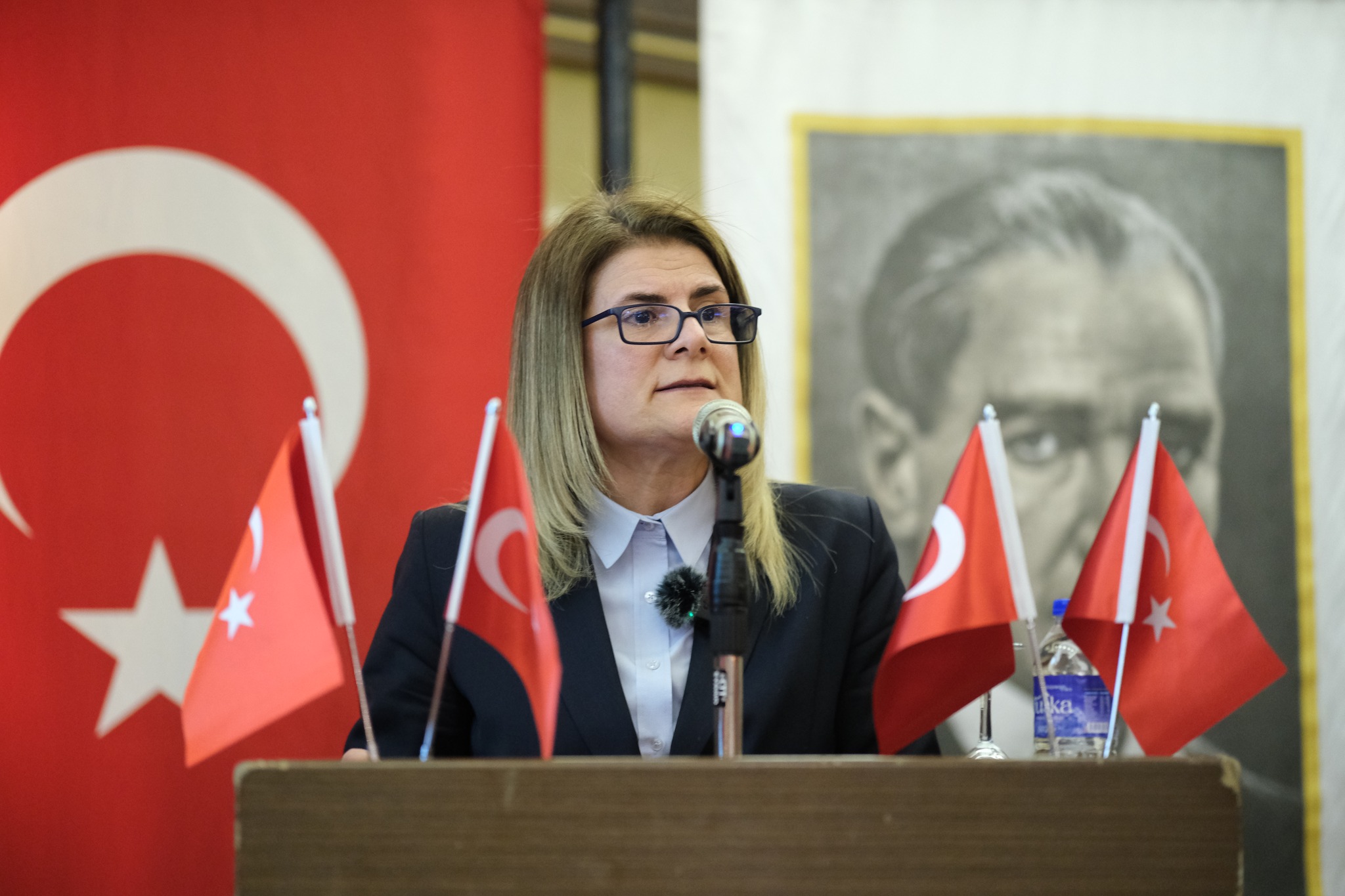 Eski İYİ Parti İl Başkanı Özlem Ural, partinin Balıkesir'deki seçim stratejisini eleştirdi ve istifa ettiğini açıkladı.