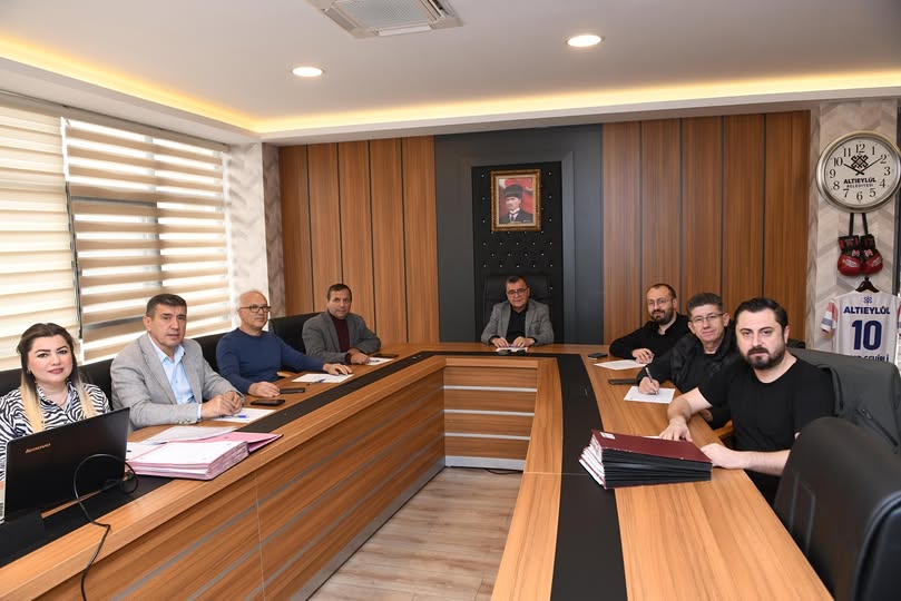 Altıeylül Belediyesi'nde Encümen Toplantısı Gerçekleştirildi