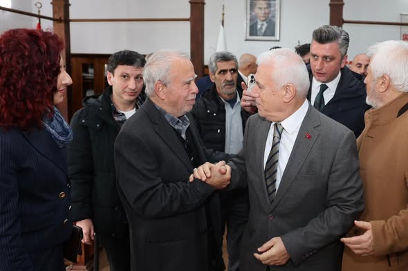 Bursa Büyükşehir Belediye Başkanı Mustafa Bozbey, Mudanya'da Temaslarda Bulundu