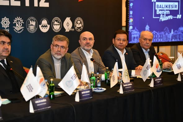 Sındırgı'da 2026 Vizyonu: Belediye Başkanları Toplantısında Yol Haritası Belirlendi