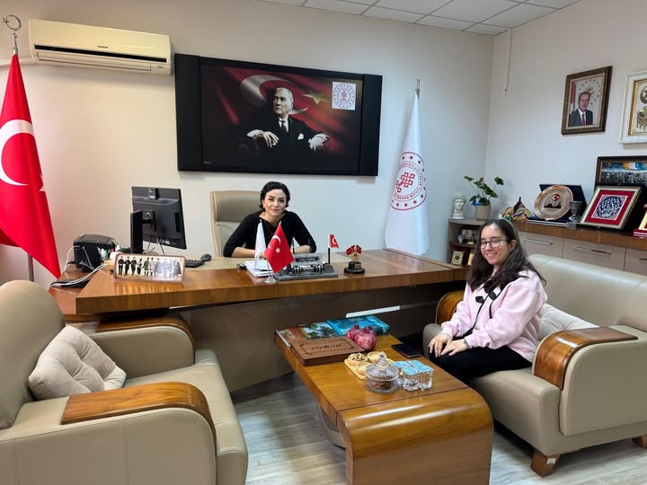 Manyas Kütüphane Sorumlusu, Balıkesir İl Kültür ve Turizm Müdürü'nü Ziyaret Etti