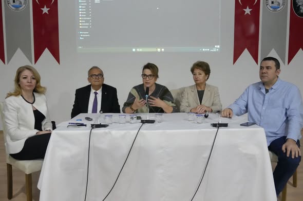 Balıkesir'de İlçe Kent Konseyleri Buluştu: Dayanışma ve İş Birliği Vurgusu