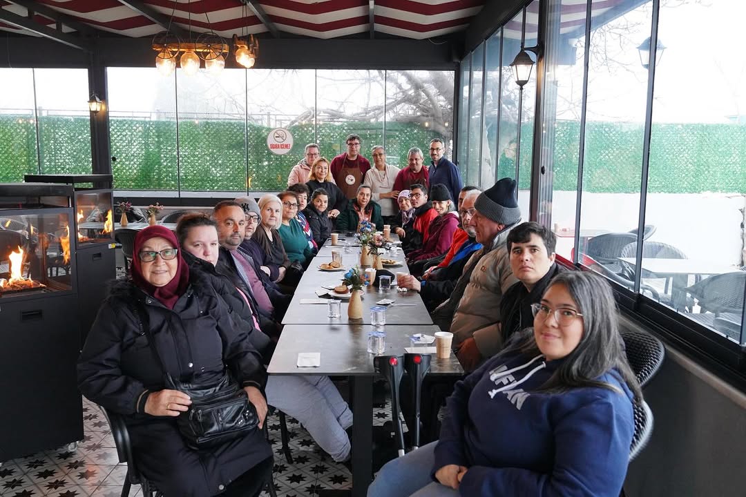 Ayvalık'ta Engelsiz Kafe, Birlik Ortopedik Engelliler Derneği Üyelerini Ağırladı