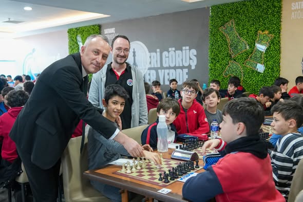 Balıkesir'de Okul Sporları Satranç İl Birinciliği Başladı