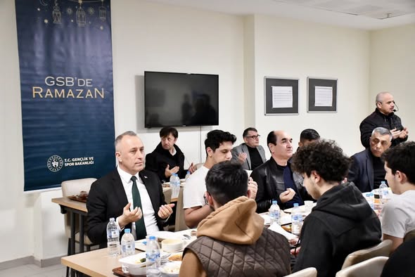 Balıkesir Gençlik ve Spor İl Müdürlüğü Yurdunda İftar Programı Düzenlendi