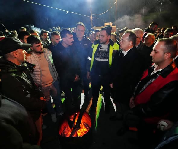 Soma Termik Santrali'nde Ücretsiz İzne Çıkarılan İşçiler İçin Destek Eylemi