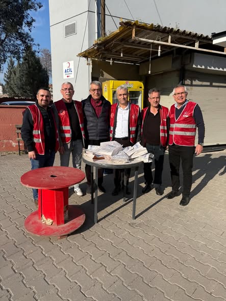 CHP Karesi İlçe Başkanlığı'ndan Ramazan Pidesi Dayanışması