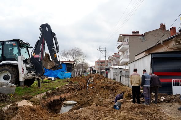 Tavşanlı'da Altyapı Seferberliği: 5 Mahallede Borular Yenileniyor