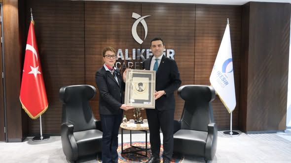 Kent Konseyi Sevinç Baykan Özden, Ticaret Odası Başkanı Rahmi Kula'yı Ziyaret Etti