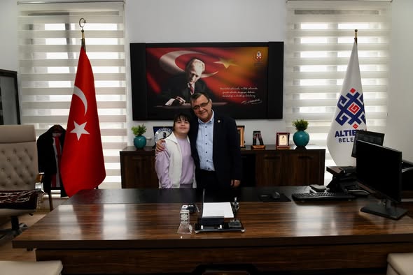 Altıeylül'de Özel Misafirler Başkan Şehirli'nin Konuğu Oldu