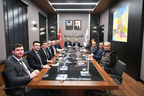 Balıkesir'de Elektrik Sorunları Masaya Yatırıldı: Vatandaşın Hayatını Etkileyecek Kararlar Alındı