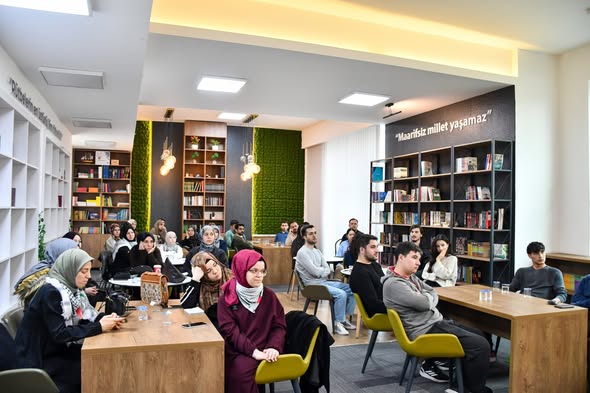 Balıkesir'de Gençlerle 