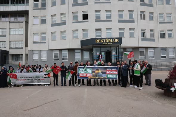 Bandırma'da Filistin İçin Sessiz Çığlık: İHH Basın Açıklaması