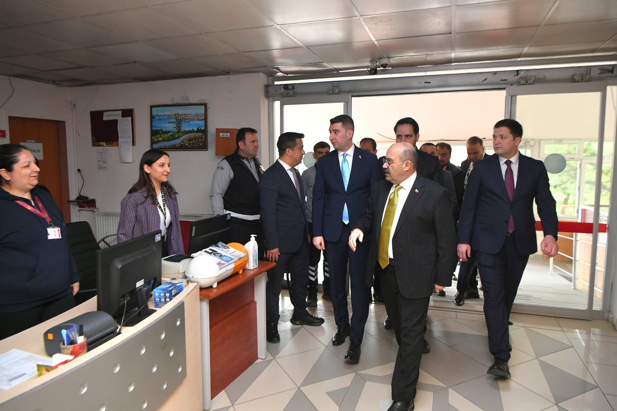 Balıkesir Valisi Sındırgı'da Hastane Ziyareti Gerçekleştirdi