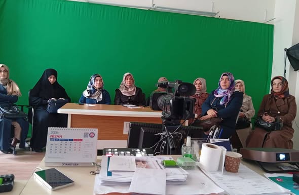 Balıkesir'de Mazlum Coğrafyalarda Aile Olmak Konferansı Düzenlendi