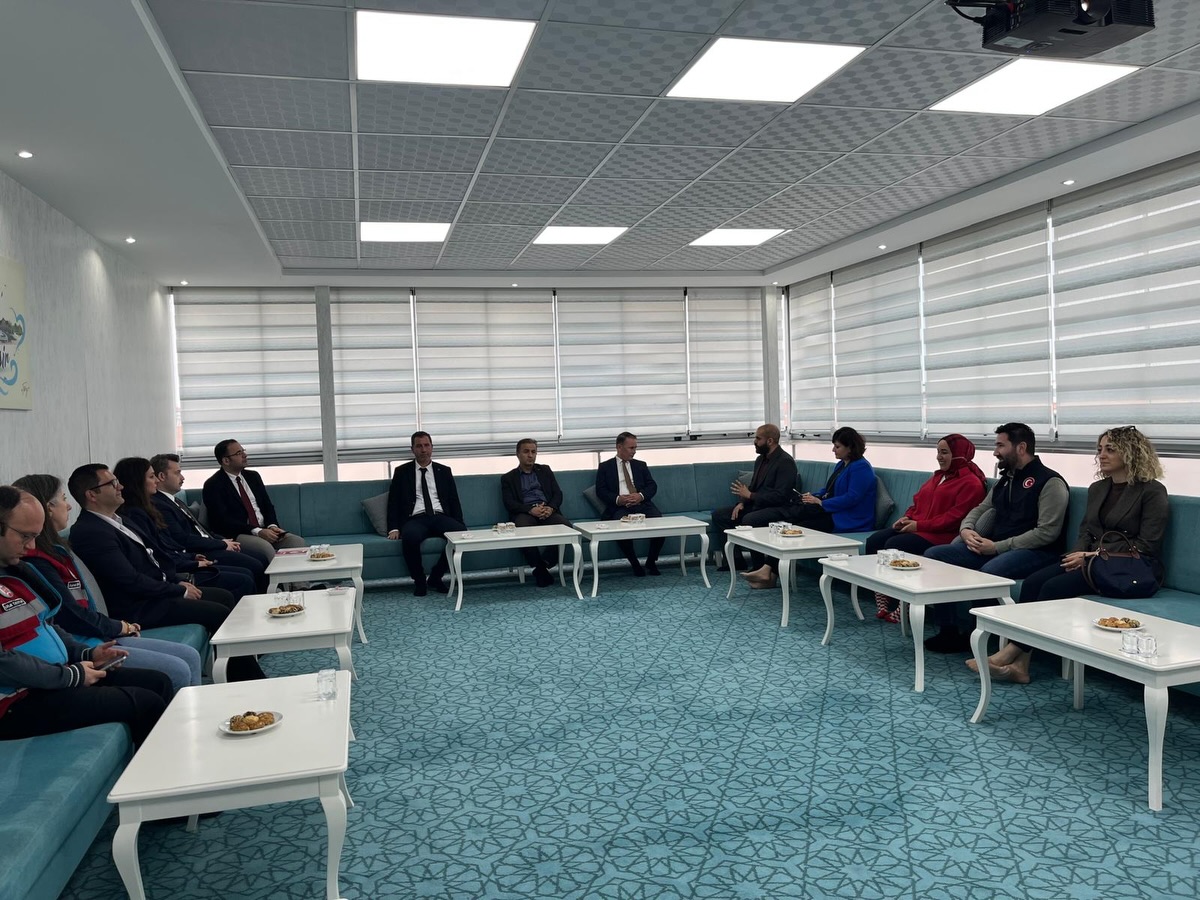 Balıkesir'de Sosyal Dayanışma Merkezi'nde Protokol Ziyareti