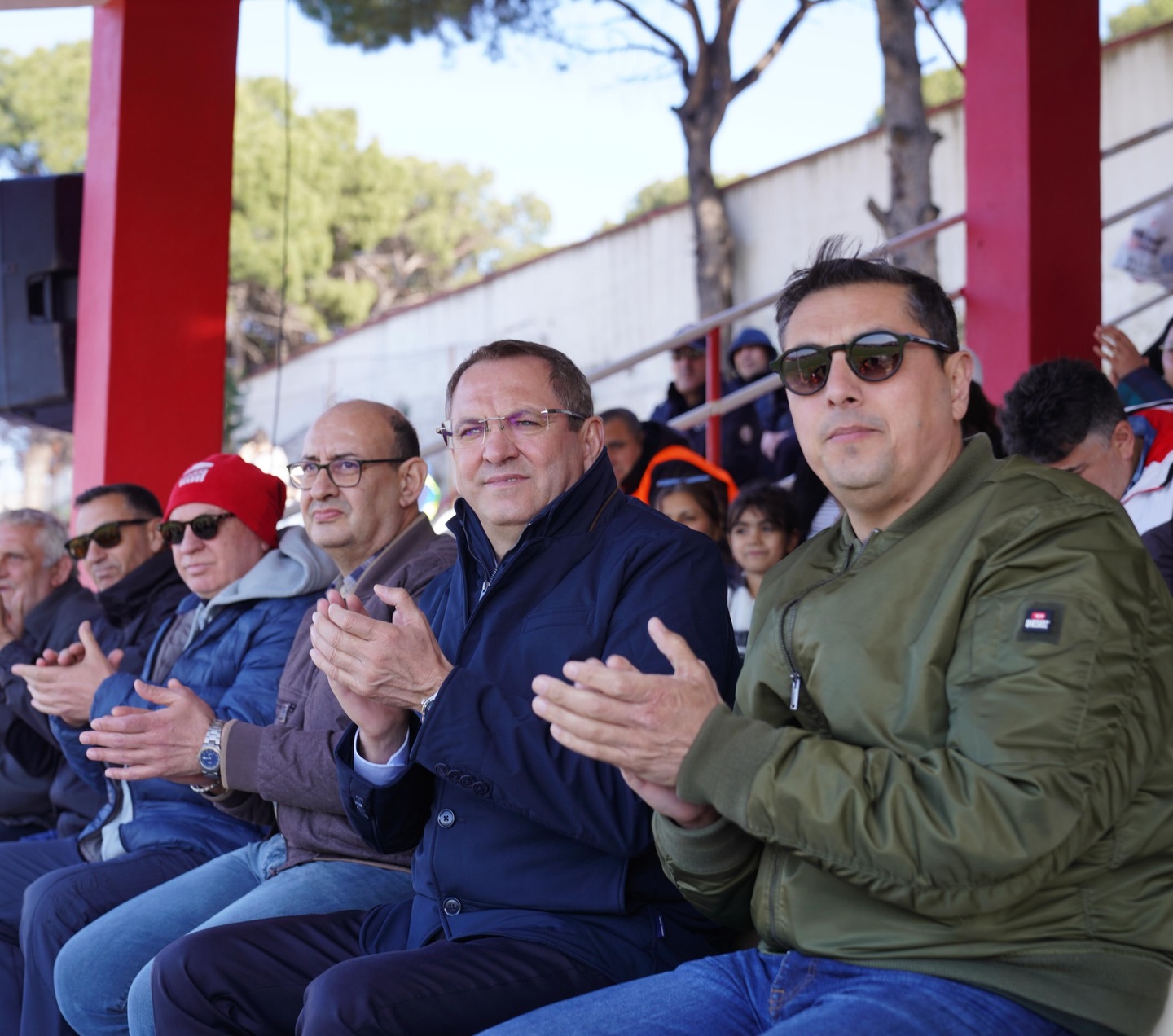 Ayvalıkgücü Belediyespor, Çoruhlu FK'yı 9-1 Yenerek Playoff Yolunda