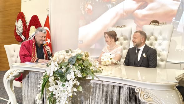 Karesi'de Evlilik Coşkusu: Solak ve Demirbey Aileleri Birleşti