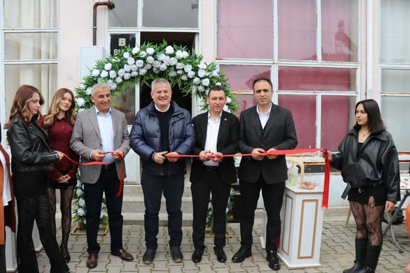 Gördes Belediyesi'nden Dünya Romanlar Günü Mesajı