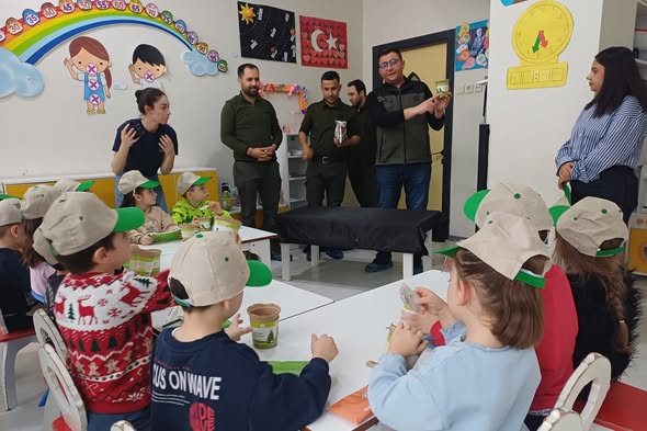 Minik Eller Toprakla Buluştu: Balıkesir'de Anaokulu Tohum Ekim Etkinliği