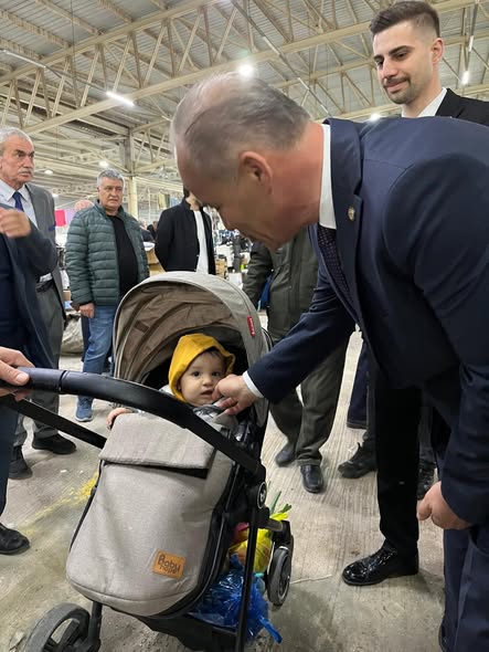 MHP Susurluk'ta Çarşamba Pazarı'nda Esnaf ve Halkla Buluştu