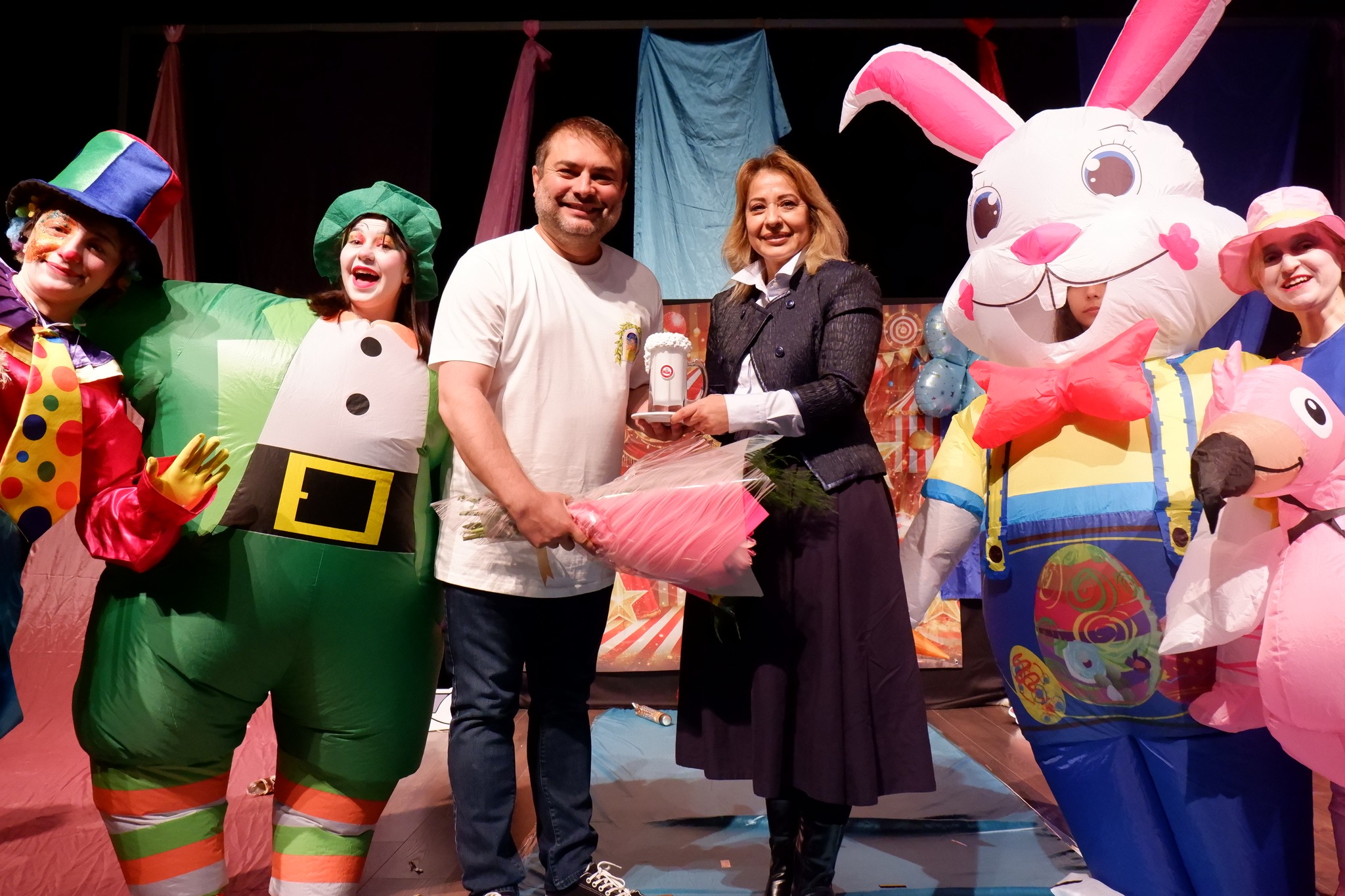 Susurluk'ta 23 Nisan Coşkusu: Çocuklar Atölyeler ve Tiyatroyla Bayramı Kutladı