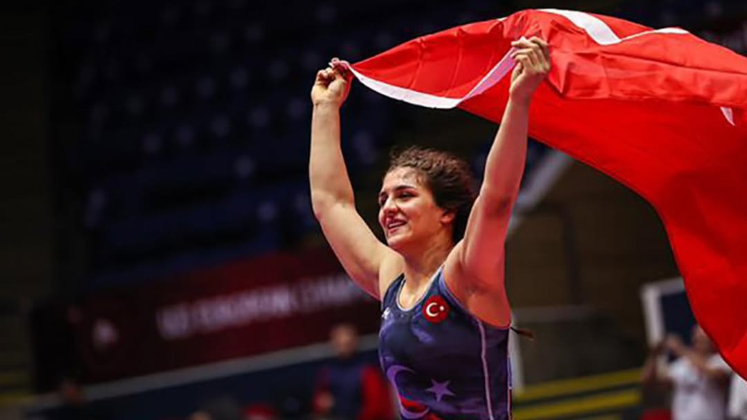 Manyas Belediye Başkanı, Nesrin Baş'ın Avrupa Şampiyonluğunu Kutladı