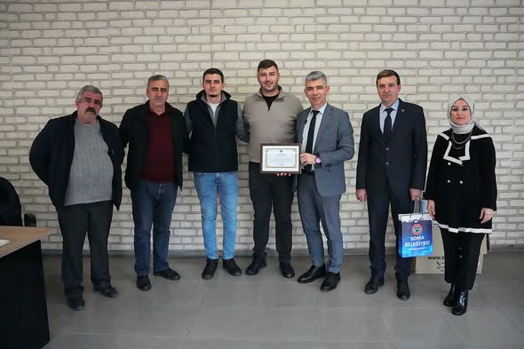 Soma'da 'Ba Haneler' Oyunu Sahnelendi: Genç Yetenekler Sahneye Çıktı