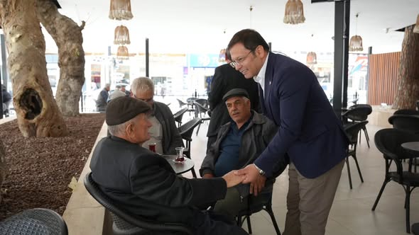 Sındırgı Belediyesi Hemşehrilerle ONON Kafe'de Buluştu