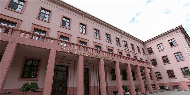 Adalet Bakanlığı Taşra Personelini Merkeze Çağırıyor: Yetkinlikler ve Başvuru Detayları