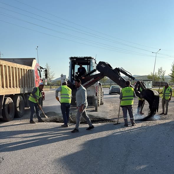 Bigadiç'te Hastane Kavşağına Yeni Asfalt: Ulaşım Güvenliği Arttı