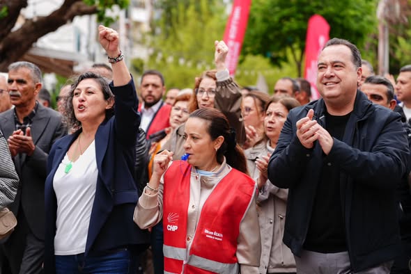 Manisa'da 1 Mayıs Coşkusu: Moğollar Konseriyle Meydanlar Doldu