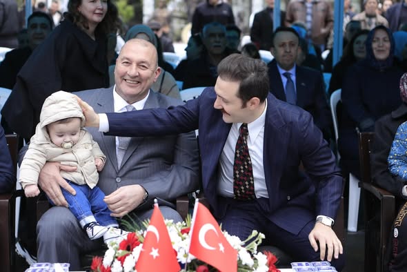 Bigadiç Adalı Mahallesi'nde Yol Düzenleme Çalışmaları Sürüyor
