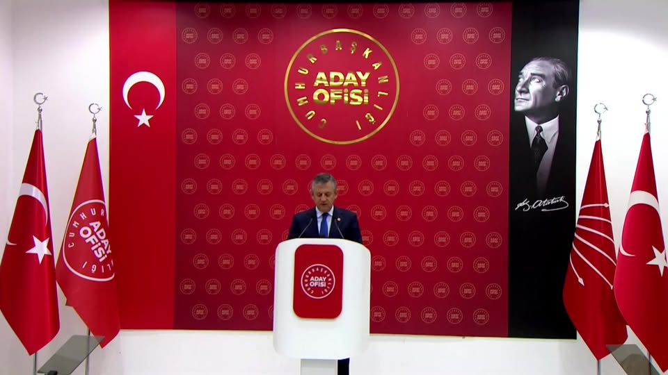 CHP'de Kritik Toplantı Sona Erdi: Genel Başkan Özel'den Açıklama Bekleniyor