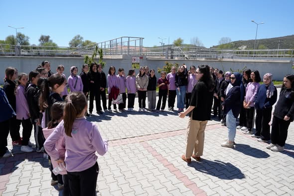 Tavşanlı'da Minik Öğrenciler Atık Su ve Geri Dönüşüm Tesislerini Gezdi