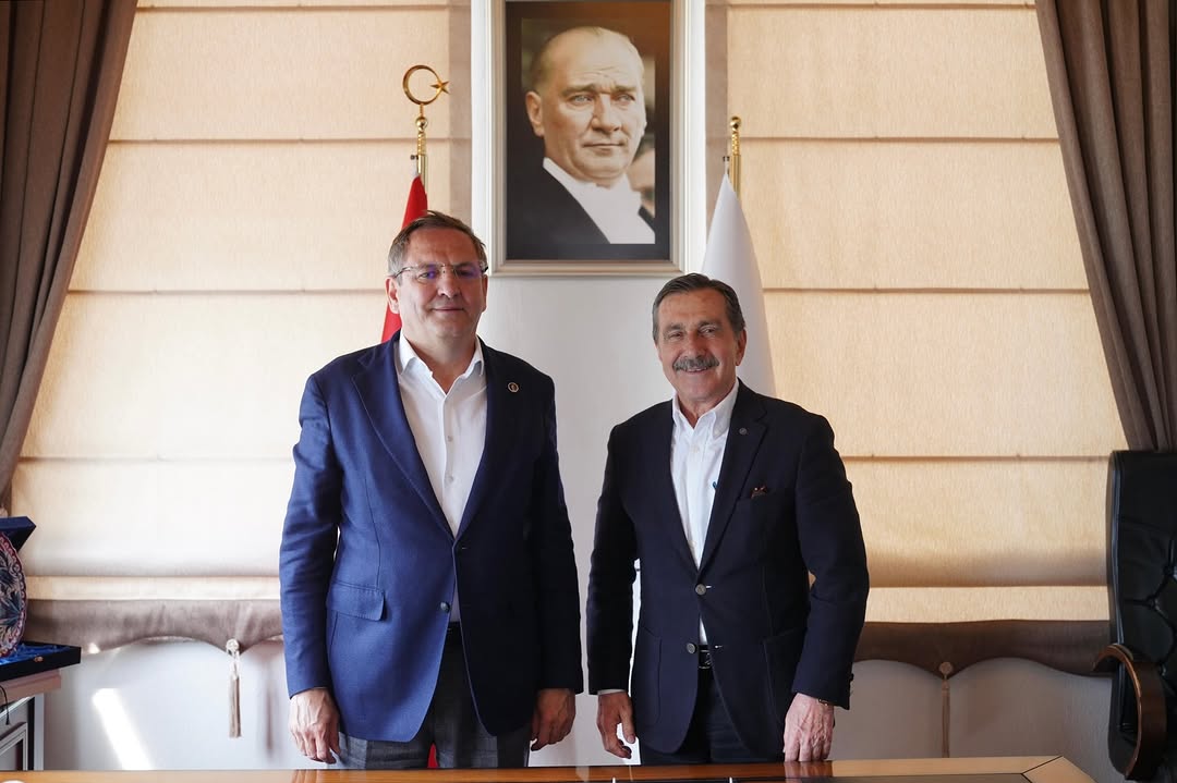 Eskişehir Tepebaşı Meclis Başkanı Ataç ve Heyeti Ayvalık Belediyesi'ni Ziyaret Etti