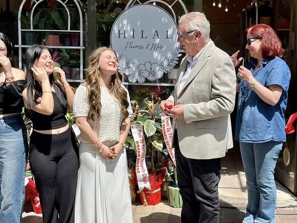 Bayramiç'te Yeni İşletme: Hilal Flowers More Açıldı