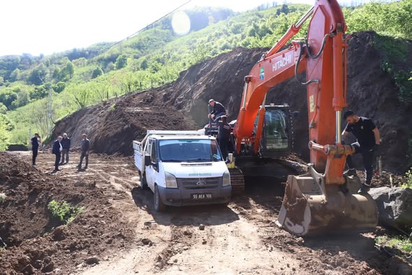 Ayvacık'ta Yaz Sezonu Öncesi Kapsamlı Altyapı ve Temizlik Çalışmaları
