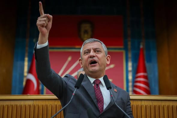CHP'li Milletvekili SARI, TBMM Grup Toplantısı'nda Genel Başkan Özel'i Dinledi
